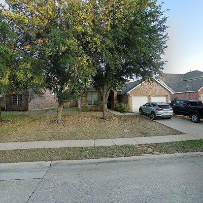 553 Continental Dr, Lewisville, TX 75067