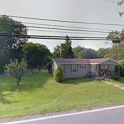 561 W Center St, Wind Gap, PA 18091