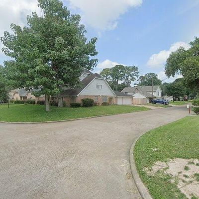 5619 Deepcreek Ln, Houston, TX 77091