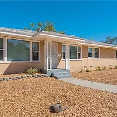 562 E Acacia Ave, Hemet, CA 92543