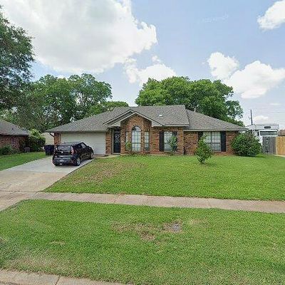 5703 Golden Meadows Dr, Bossier City, LA 71112