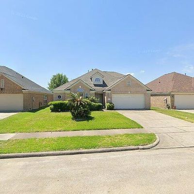 5826 Caraway Lake Dr, Baytown, TX 77521