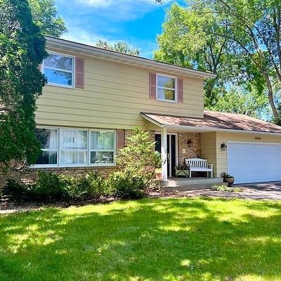 5890 Ivy Ln, Minnetonka, MN 55345