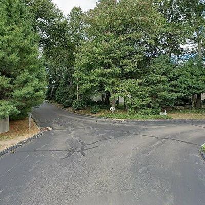 5 Plum Tree Ln, Niantic, CT 06357