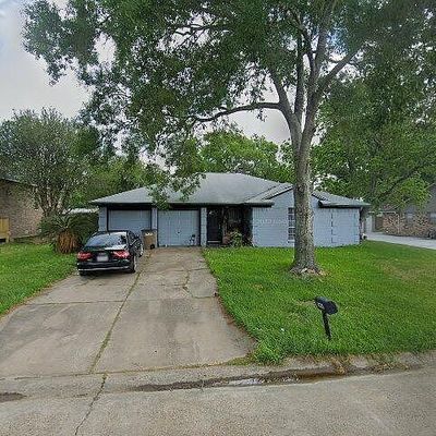 5003 Live Oak Dr, Dickinson, TX 77539