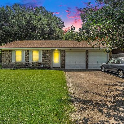 502 Corley Dr, Highlands, TX 77562