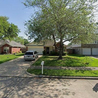 5023 Chase Stone Dr, Bacliff, TX 77518