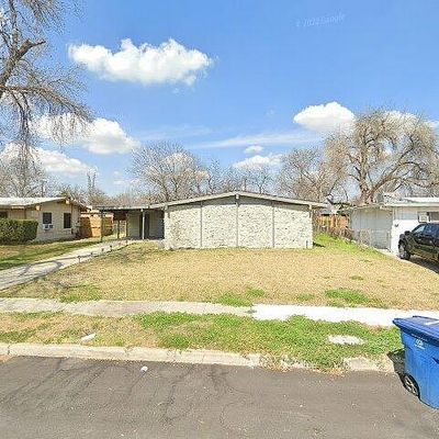 5035 Village Grn, San Antonio, TX 78218