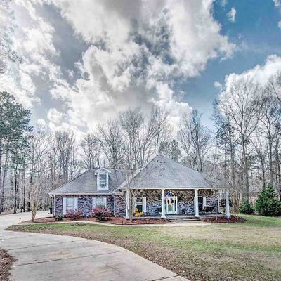 5085 Warner Dr, Brandon, MS 39042