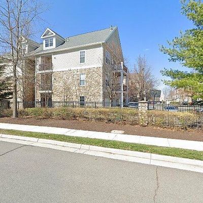 5126 Brittney Elyse Cir #B, Centreville, VA 20120