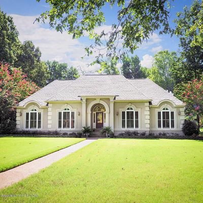 5126 Saint Andrews Cv, Olive Branch, MS 38654