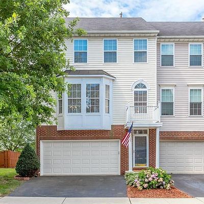 5127 Ballycastle Cir, Alexandria, VA 22315