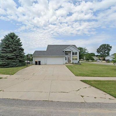 635 Sunmeadow Dr Se, Grand Rapids, MI 49508