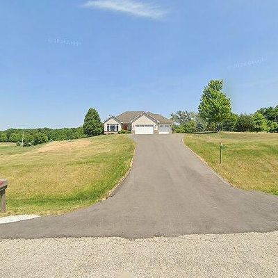 6611 Foxtail Ln, Burlington, WI 53105