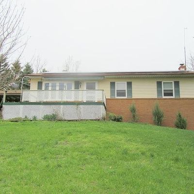 668 Lake Dr, Westminster, MD 21158