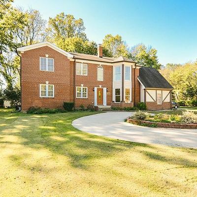 6731 Nicholson Rd, Falls Church, VA 22042