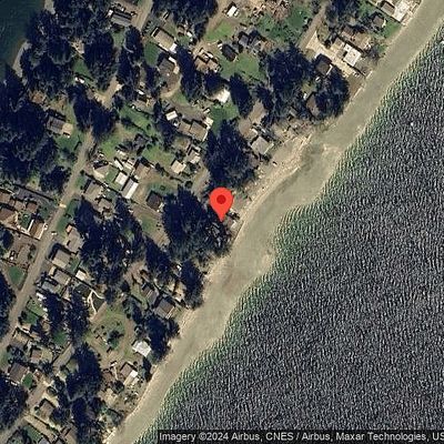 680 E Treasure Island Dr, Allyn, WA 98524