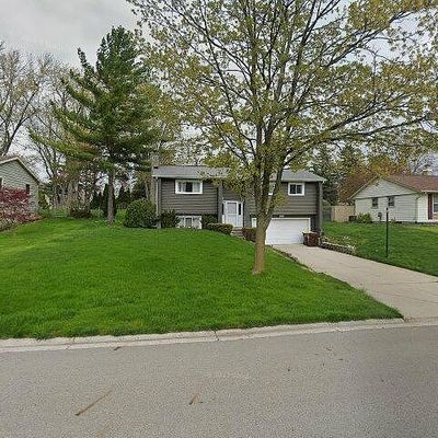 6804 Pony Trl, Lansing, MI 48917