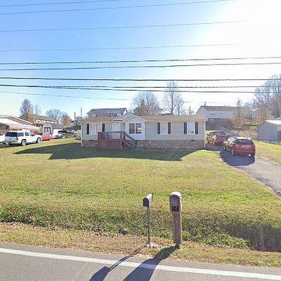 688 Oak Grove Rd, Johnson City, TN 37615