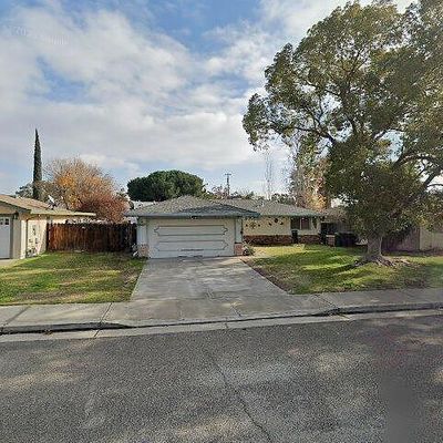 6892 Cindy St, Winton, CA 95388