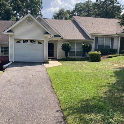 690 Spring Lake Dr E, Mobile, AL 36695