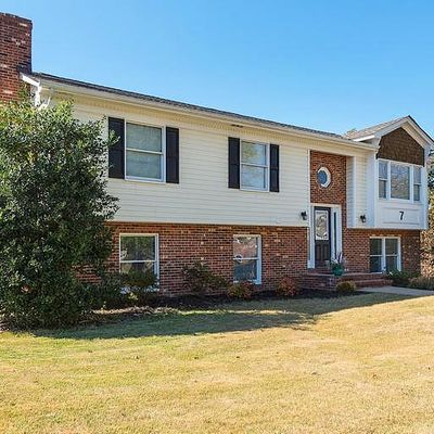 7 Myers Dr, Fredericksburg, VA 22405