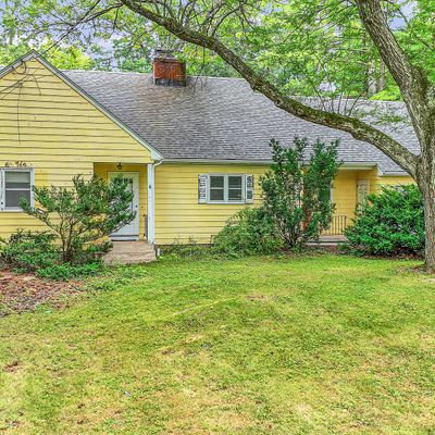 70 Laurel Ln, Simsbury, CT 06070