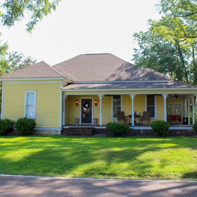 700 Poplar St, Greenwood, MS 38930