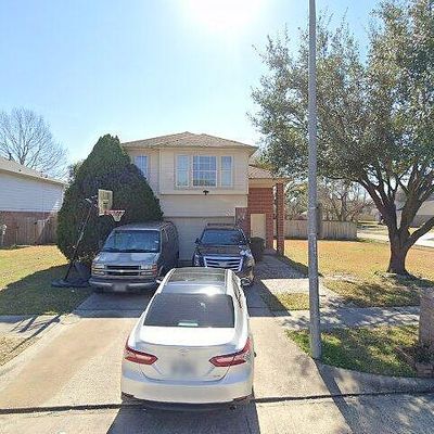 702 Oak West Dr, Houston, TX 77073