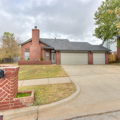 705 Gyrfalcon Dr, Norman, OK 73072