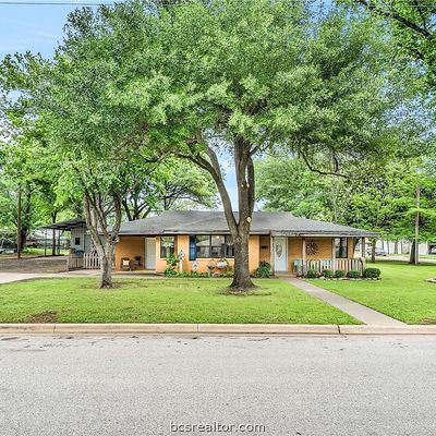 707 Willow St, Hearne, TX 77859