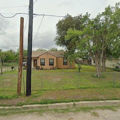 708 N Wright St, Alice, TX 78332