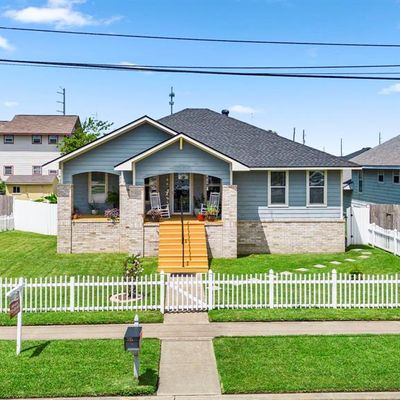 715 31 St St, Galveston, TX 77550