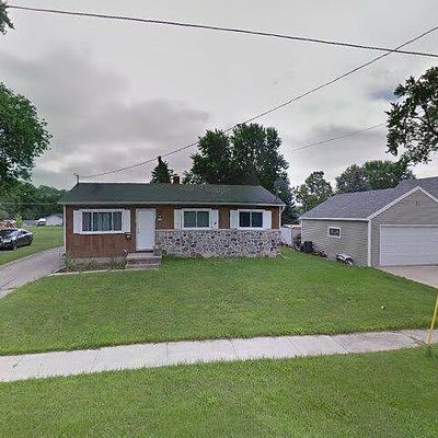 716 N Spring St, Columbus, WI 53925