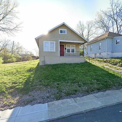 5913 Kensington Ave, Kansas City, MO 64130