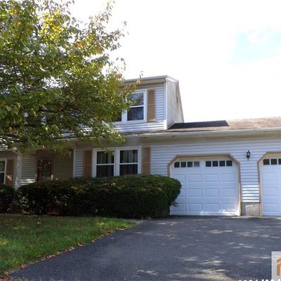 6 Oberman Ln, Monmouth Junction, NJ 08852