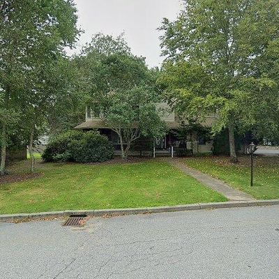 6 Owl Ct, Cranston, RI 02921