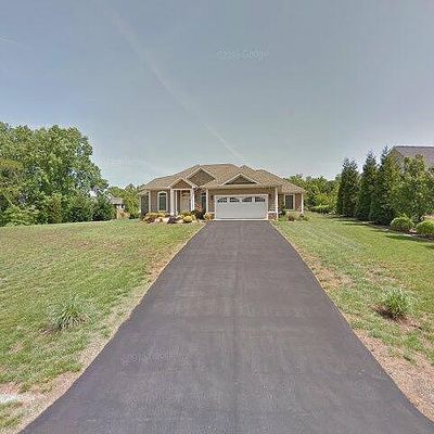 60 Farmers Cir, Moneta, VA 24121