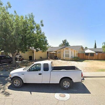 601 N Lyndsay Way, Dinuba, CA 93618