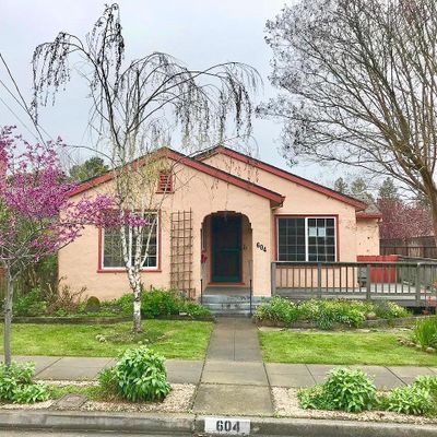 604 Mountain View Ave, Petaluma, CA 94952