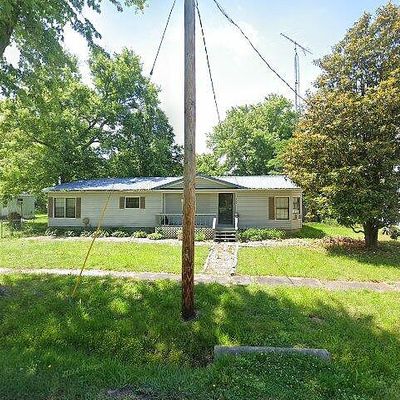 606 Camp St, Iuka, IL 62849