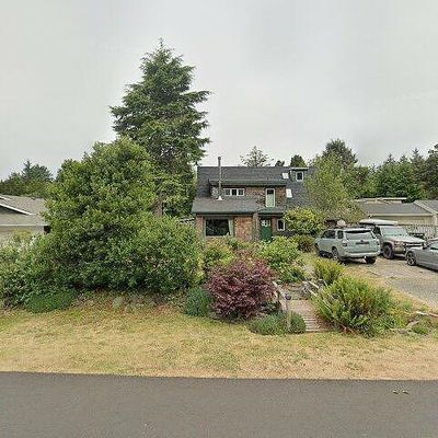 608 Nw Estate Dr, Seal Rock, OR 97376