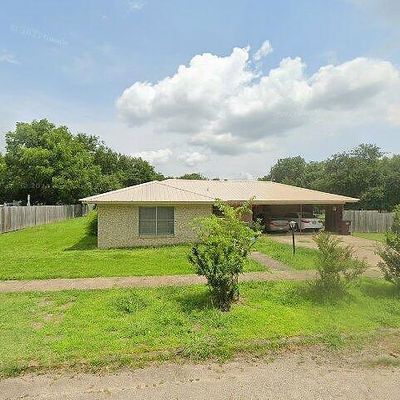 609 E Brown St, Hugo, OK 74743