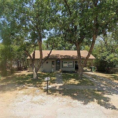 610 S Monroe St, Mcgregor, TX 76657