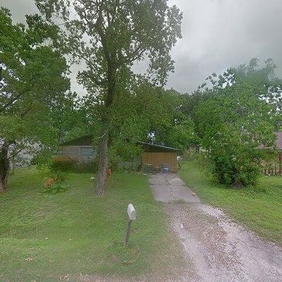 612 E Plum St, Angleton, TX 77515