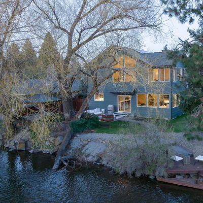 615 Nw Riverfront St, Bend, OR 97703