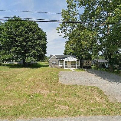 6179 York Rd, Spring Grove, PA 17362