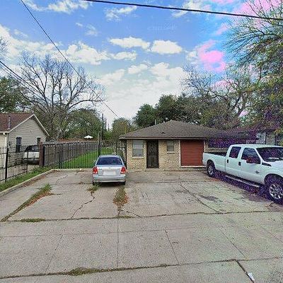 6209 Cavalcade St, Houston, TX 77026