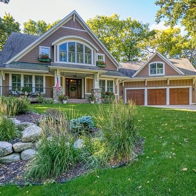 621 Broken Arrow Rd, Chanhassen, MN 55317