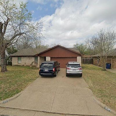 624 Pleasant Manor Ave, Burleson, TX 76028